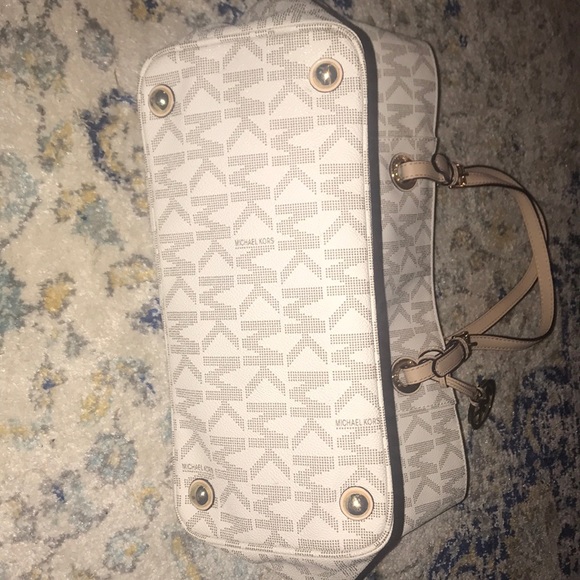 Michael Kors beige and cream tote gold hardware - Picture 8 of 8